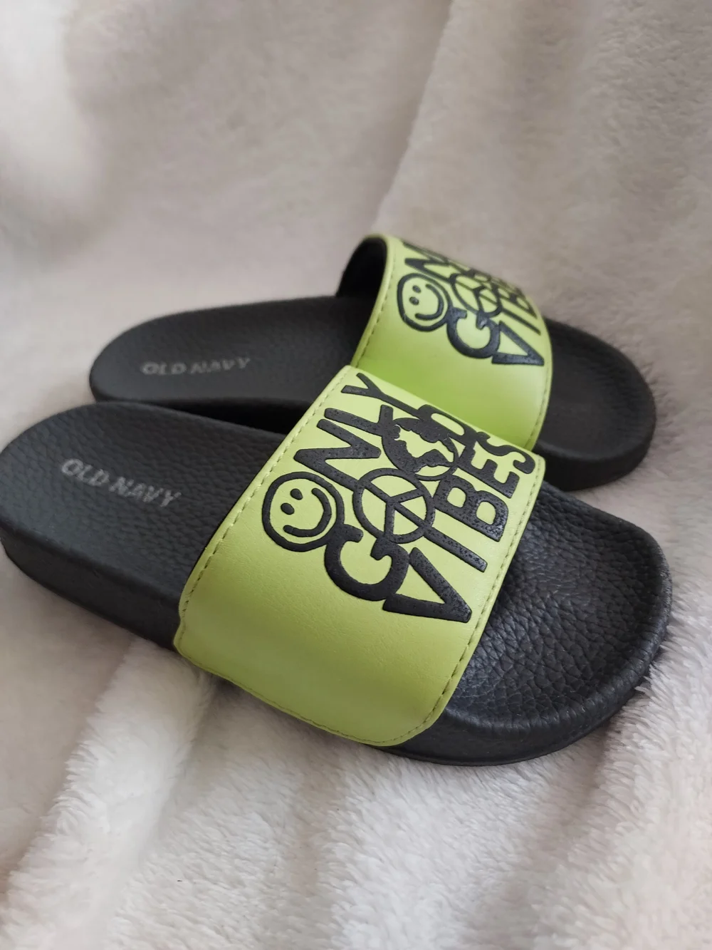 Old Navy Only Good Vibes Kids Slide Sandals Neon Lime & Black 10-11 Beach Pool
